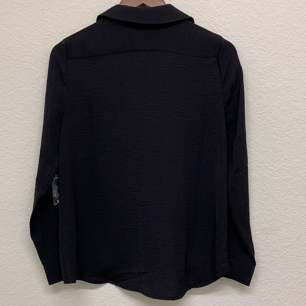 NWT Vince Camuto Black Wrap Front Rumple Twill Blouse - Size XS - Picture 2 of 9